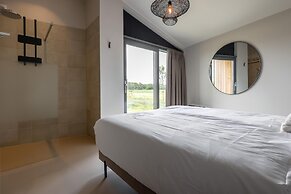 Scenic Cottage w/ Garden