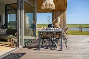 Scenic Cottage w/ Garden