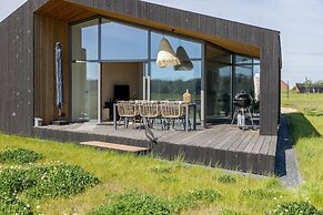 Scenic Cottage w/ Garden