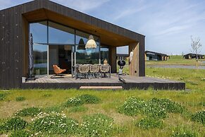 Scenic Cottage w/ Garden