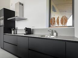 Majestic Holiday Home With Garden