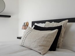 Majestic Holiday Home With Garden