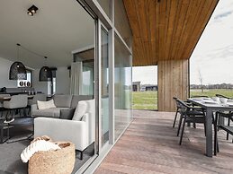 Majestic Holiday Home With Garden