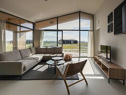 Majestic Holiday Home With Garden