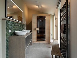 Lovely Holiday Home With Garden