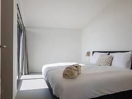 Charming Holiday Home Overlooking Lake