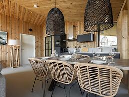 Charming Holiday Home Overlooking Lake