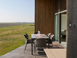 Charming Holiday Home Overlooking Lake