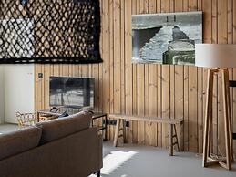 Charming Holiday Home Overlooking Lake