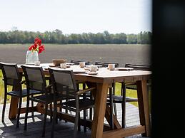 Pleasant Holiday Home With Garden
