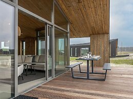 Lovely Holiday Home in Wissenkerke With Garden