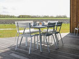 Tranquil Holiday Home With Garden