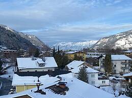 Spacious Holiday Home in Zell am See