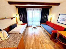 Cosy Apartment Next to ski Slope and Thermal Bath