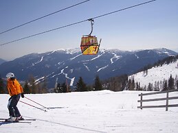 Cosy Apartment Next to ski Slope and Thermal Bath