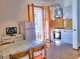 Cosy Apartment 200m From the sea