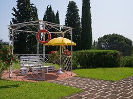 Apartment With Pool and Countryside Views