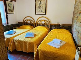 Montaione Charm: Spacious Haven