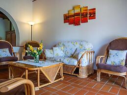 Montaione Charm: Spacious Haven