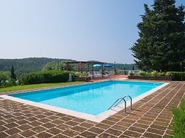 Romantic House in Tuscany With Pool Views