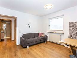 Maximilian 1-2 People