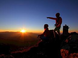 Maximilian 1-2 People