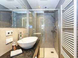 Maximilian 1-2 People