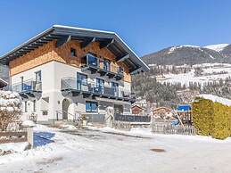 Maximilian 1-2 People