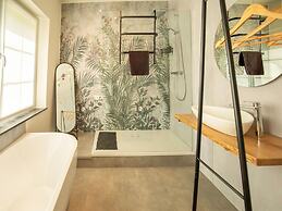 Luxurious Villa With Heated Pool