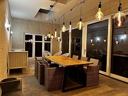 Luxurious Villa With Heated Pool