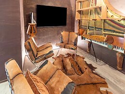 Luxurious Villa With Heated Pool