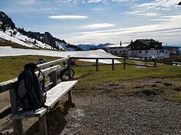 Mountain View Comfortable Holiday Residence