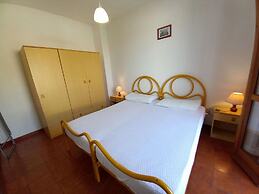 Apartment With Private Garden