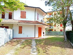 Attractive Villa With Garden