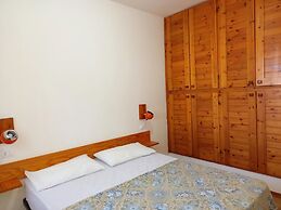 Attractive Villa With Garden