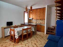 Attractive Villa With Garden