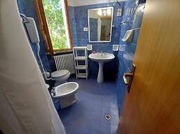 Attractive Villa With Garden