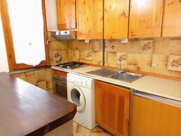 Attractive Villa With Garden