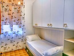 Cosy Apartment With Balcony