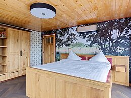 Unique Overnight Stay in the 'friese Wouden'
