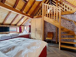 Unique Overnight Stay in the 'friese Wouden'