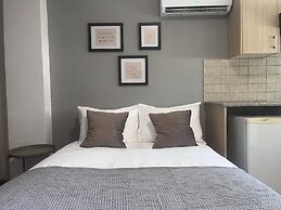 Phaedrus Living: Hoopoe Residencies 204