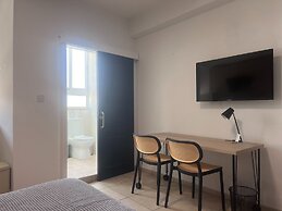 Phaedrus Living: Hoopoe Residencies 204