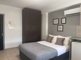 Phaedrus Living: Hoopoe Residencies 204