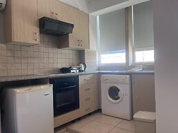 Phaedrus Living: Hoopoe Residencies 204