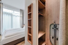 Downtown Apartments Living