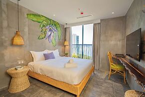 Signature Beachside Condotel Nha Trang