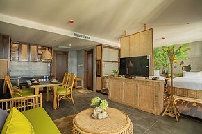 Signature Beachside Condotel Nha Trang
