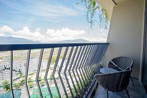 Signature Beachside Condotel Nha Trang