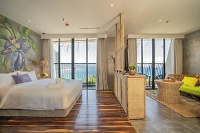 Signature Beachside Condotel Nha Trang